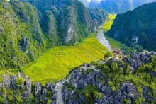 Zona turística de Tam Coc-Bich Dong, bahía de Ha Long en la tierra