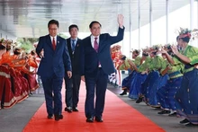 Ceremonia de bienvenida al primer ministro Pham Minh Chinh en Labuan Bajo, Indonesia. (Fotografía: VNA)