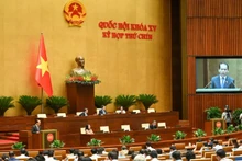 En una sesión de la Asamblea Nacional de Vietnam. (Fotografía: Nhan Dan)