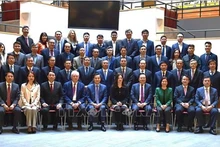 La delegación vietnamita, encabezada por el viceprimer ministro Le Minh Khai, y dirigentes de la Universidad de Harvard. (Fotografía: VNA)