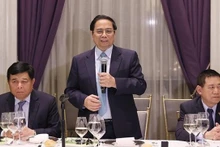 El primer ministro de Vietnam, Pham Minh Chinh, habla en el evento. (Fotografía: VNA)