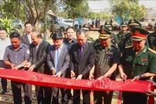 En la ceremonia de inauguración de la instalación. (Fotografía: VNA)
