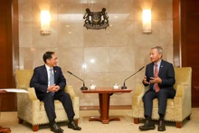 En la reunión. (Fotografía: Ministerio de Relaciones Exteriores de Vietnam)