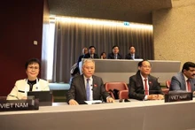 El vicepresidente de la Asamblea Nacional Tran Quang Phuong (segundo, derecha a izquierda) en la 148 Asamblea de la Unión Interparlamentaria (UIP-148). (Fotografía: VNA)