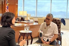Entrevista con el ministro de Inversión, Comercio e Industria Internacional de Malasia (MITI), Tengku Datuck Seri Utama Zafrul. (Fotografía: VNA)