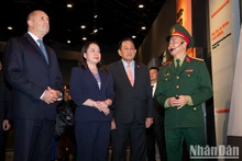 [Foto] Presidente búlgaro visita Museo de Historia Militar de Vietnam