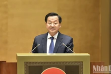 El vice primer ministro Le Minh Khai interviene en la sesión. (Fotografía: Nhan Dan)