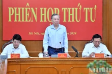 El secretario general del Partido Comunista de Vietnam y presidente del país, To Lam, habla en el coloquio. (Fotografía: Nhan Dan)