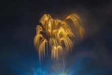 Fuegos artificiales a baja altura. (Fotografía: VNA)