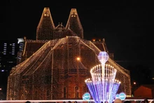 [Foto] Iglesias vietnamitas resplandecientes en noche de la Navidad 2024