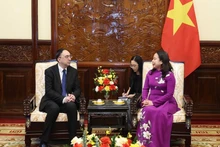 La presidenta interina de Vietnam, Vo Thi Anh Xuan, se reúne con el embajador de Armenia, Suren Baghdasaryan. (Fotografía: VNA)