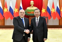 El secretario general del Partido Comunista de Vietnam, To Lam (derecha), recibe al primer ministro de Rusia, Mikhaïl Vladimirovitch Mishustin. (Fotografía: Nhan Dan)