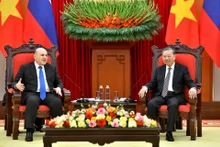 [Foto] Secretario general del PCV se reúne con premier ruso