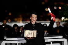Tran Anh Hung, ganador de la Mejor dirección en el Festival de Cannes 2023. (Fotografía: AFP/VNA)