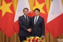 El presidente de Vietnam, Luong Cuong (derecha), y el presidente de Francia, Emmanuel Macron. (Fotografía: Nhan Dan)