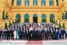 [Foto] Máximo dirigente de Vietnam recibe a delegados de Asociación de Pequeñas y Medianas Empresas