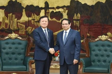 [Foto] Premier vietnamita recibe a ejecutivo de corporación aeronáutica china COMAC