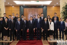 [Foto] Jefe de Propaganda y Movilización de Masas del PCV recibe a delegación del Diario del Pueblo (China)