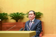 El presidente de la Asamblea Nacional de Vietnam, Tran Thanh Man, pronuncia el discurso de clausura de la reunión. (Fotografía: Nhan Dan)