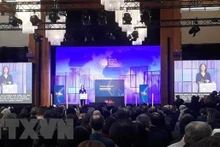 La ministra federal de Asuntos Exteriores de Alemania, Annalena Baerbock, interviene en el foro. (Fotografía: VNA)