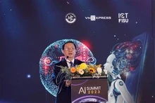 El ministro de Ciencia y Tecnología de Vietnam, Huynh Thanh Dat, habla en el evento. (Fotografía: VNA)