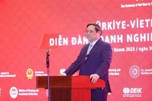 El primer ministro Pham Minh Chinh en el foro empresarial Turquía-Vietnam. (Fotografía: VNA)