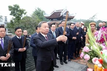 [Foto] Secretario general To Lam rinde homenaje a líderes de la nación y del Partido