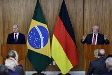 El canciller de Alemania, Olaf Scholz, y el presidente de Brasil, Luiz Inácio Lula da Silva, dan una conferencia de prensa en el Palacio de Planalto, en Brasilia, el 30 de enero de 2023. (Fotografía: Reuters)