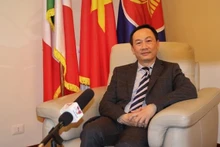 El embajador de Hanói en Italia, Duong Hai Hung, en la entrevista. (Fotografía: VNA)