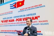 Hoang Trung Dung, editor jefe de Communist Review, habla en el evento. (Fotografía: Nhan Dan)