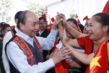 El presidente de Vietnam, Nguyen Xuan Phuc, asiste al Festival de Gran Unidad Nacional en la provincia de Lai Chau. (Fotografía: VNA)