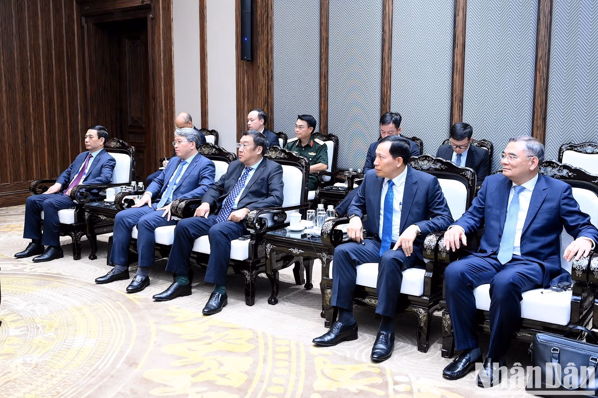 Delegados vietnamitas en la reunión.