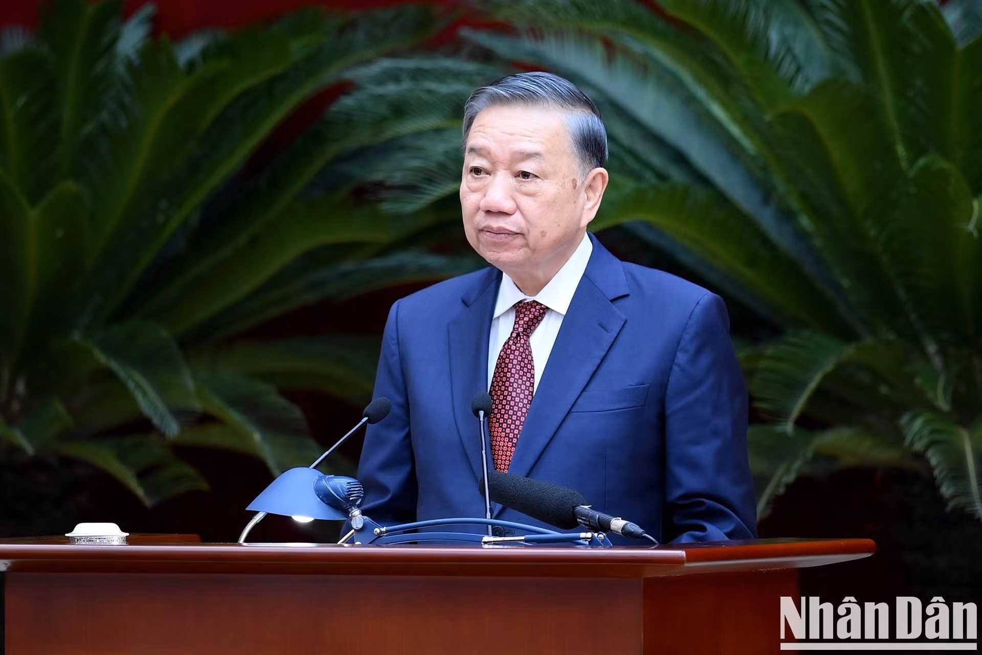 El secretario general del Partido Comunista y presidente de Vietnam, To Lam, pronuncia un discurso de clausura.