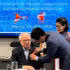 El embajador de Vietnam en Austria, Vu Le Thai Hoang, autorizado por el Presidente de la República, entrega la Orden de la Amistad a Peter Jankowitsch y a la Sociedad Austria-Vietnam. (Foto: Nhan Dan)