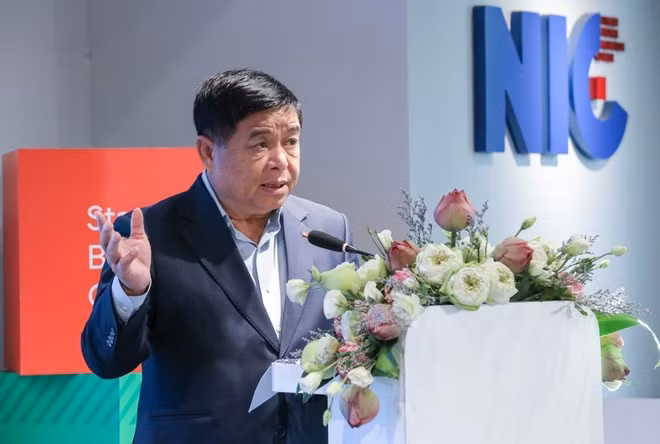 El vice primer ministro de Vietnam, Nguyen Chi Dung, interviene en la cita. (Fotografía: VNA)