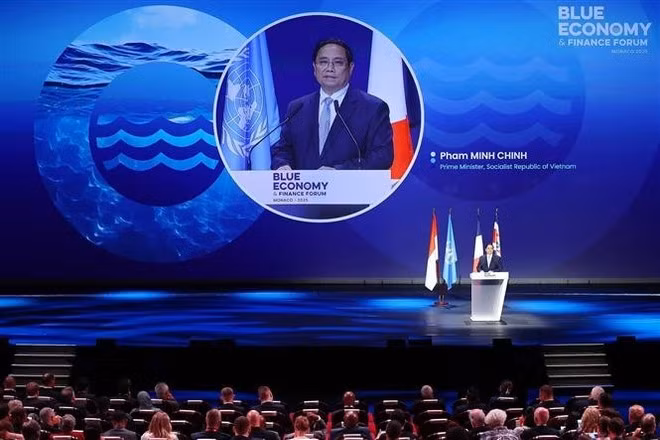 El primer ministro de Vietnam, Pham Minh Chinh, habla en el foro. (Fotografía: VNA)