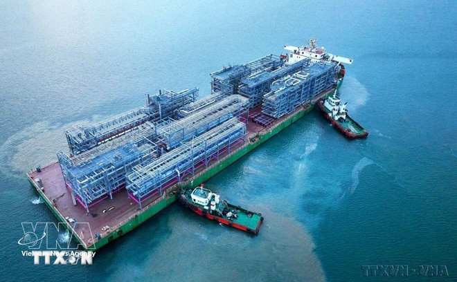 Casi dos mil toneladas de módulos "Made in Vietnam", fabricados por Doosan Vina, enviados al mercado estadounidense. (Foto: VNA)