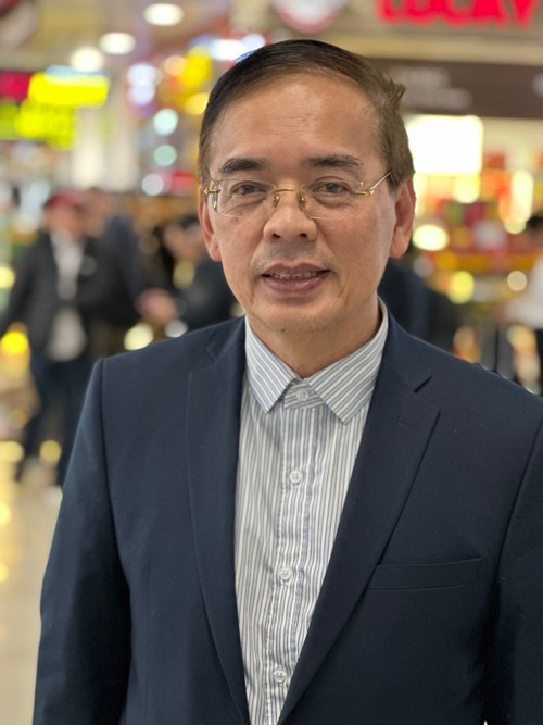 Doctor Vo Toan Trung: Toda la comunidad intelectual vietnamita en el extranjero está dispuesta a responder al llamado de la Patria por un Vietnam fuerte y próspero.