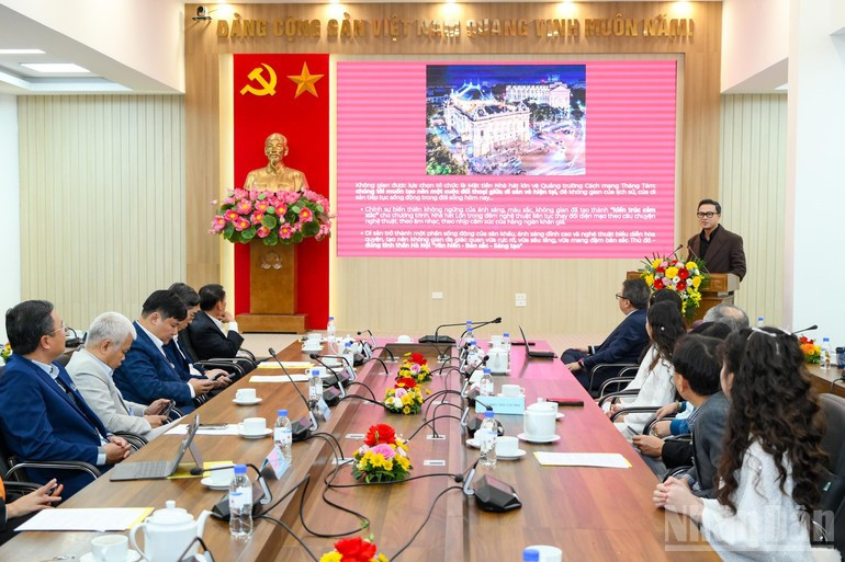 El director Dang Le Minh Tri comparte detalles sobre el programa.