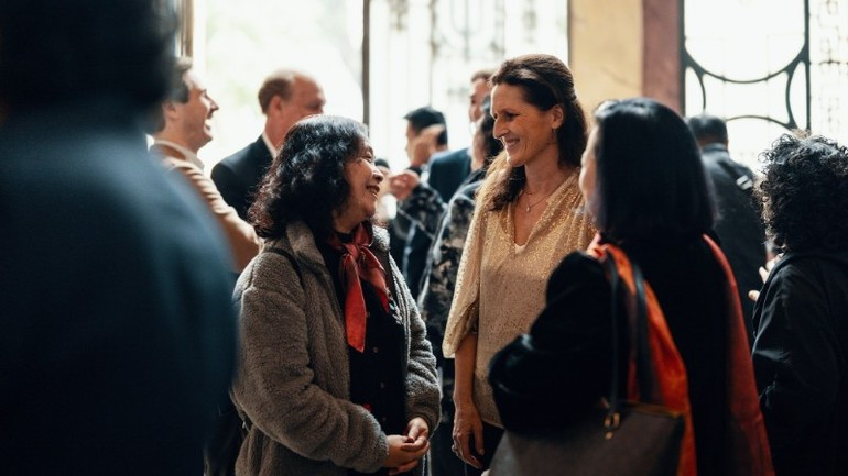 Los eventos organizados por Charlotte Aguttes-Reynier, presidenta de la Asociación de Artistas Asiáticos en París, atraen el interés de especialistas y del público.