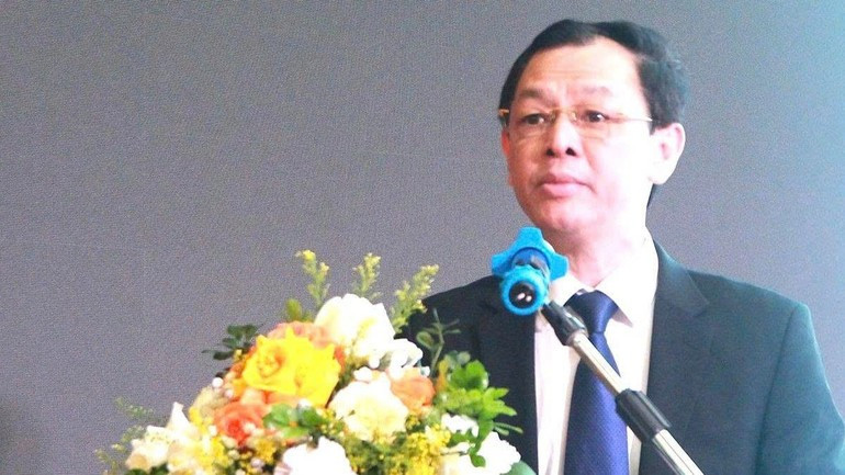 El viceministro vietnamita de Salud Pública Nguyen Tri Thuc habla en la cita.