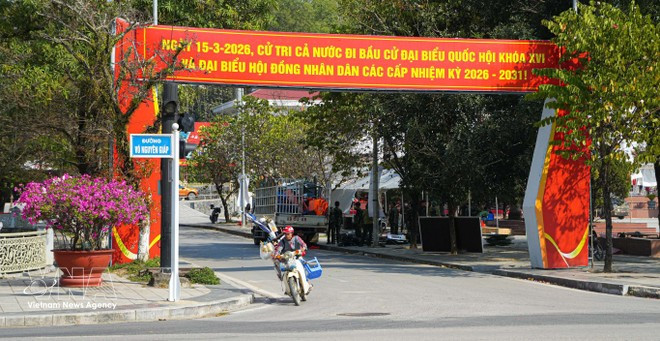 Lemas de propaganda electoral en una calle de la provincia de Dien Bien (Foto: VNA)