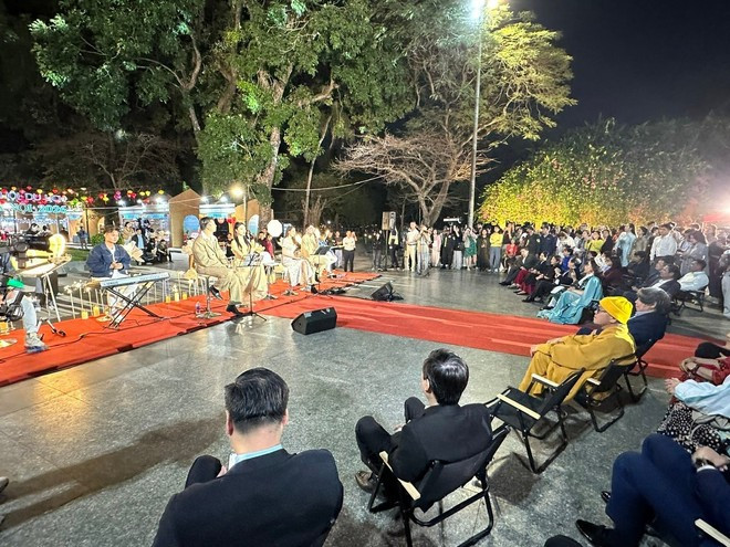 Un espacio artístico en la inauguración del festival (Foto: hanoimoi.vn)