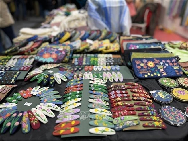 Productos artesanales de Vietnam en el pabellón (Foto: VNA)