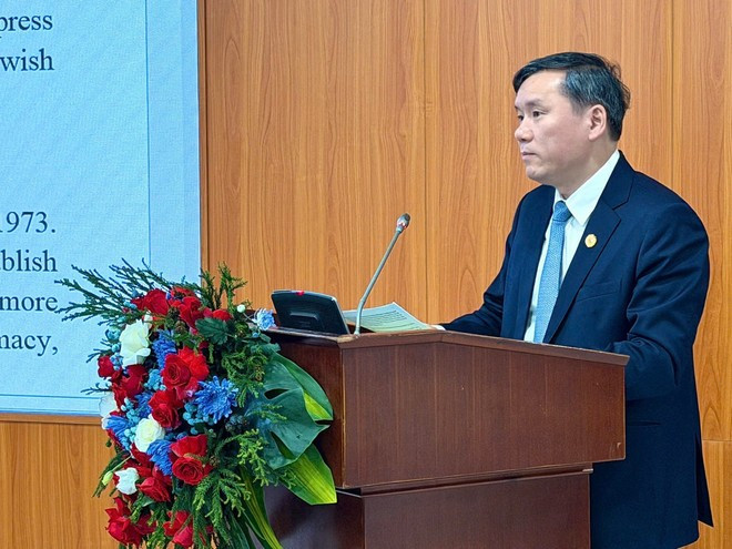 Le Van Loi, presidente del Instituto de Ciencias Sociales de Vietnam, en el seminario. (Foto: VNA)