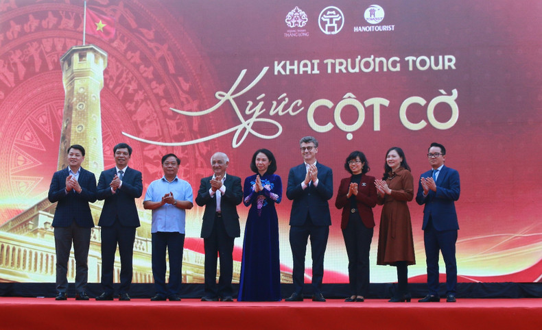 Asistentes a la ceremonia inaugural.