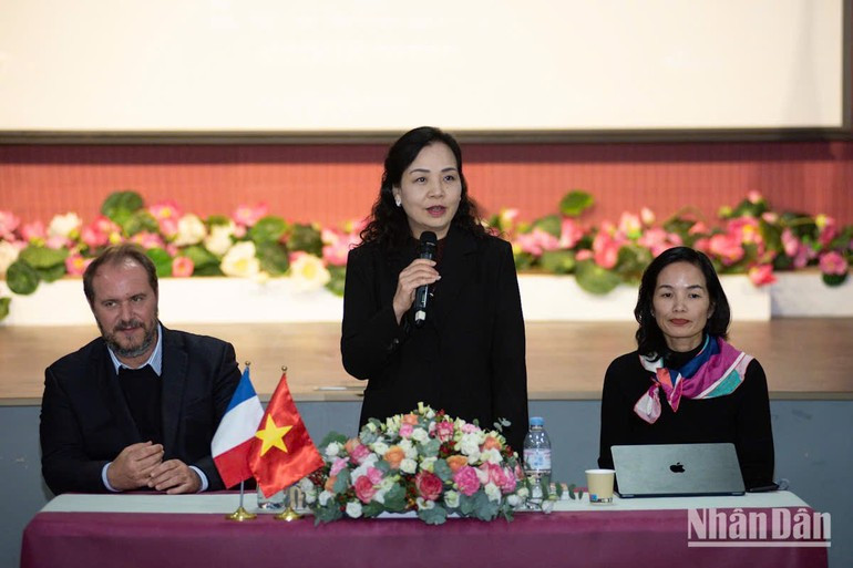 La presidenta de la VFDA, Ngo Phuong Lan habla en la cita (Foto: Nhan Dan)