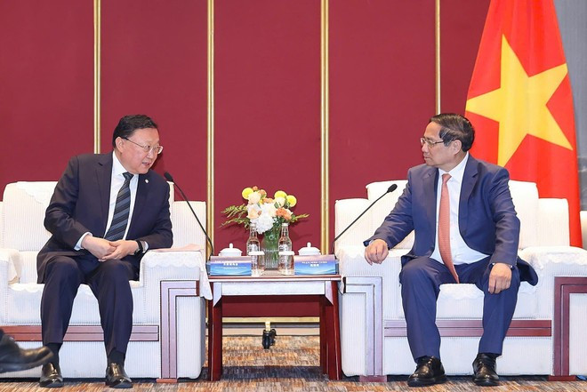 El primer ministro de Vietnam, Pham Minh Chinh, recibe al presidente de la Compañía de Construcción de Comunicaciones de China (CCCC), Wang Tongzhou. (Foto: VNA) El primer ministro de Vietnam, Pham Minh Chinh, recibe al presidente de la Compañía de Construcción de Comunicaciones de China (CCCC), Wang Tongzhou. (Foto: VNA)