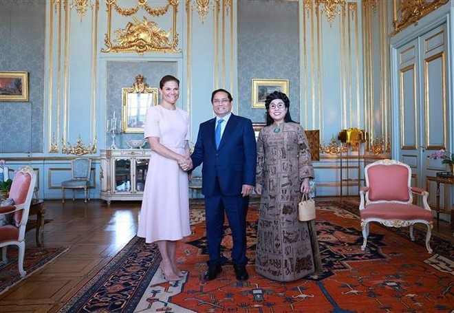El primer ministro de Vietnam, Pham Minh Chinh, y su esposa realizan una visita de cortesía a la princesa heredera Victoria de Suecia. (Foto: VNA) El primer ministro de Vietnam, Pham Minh Chinh, y su esposa realizan una visita de cortesía a la princesa heredera Victoria de Suecia. (Foto: VNA)
