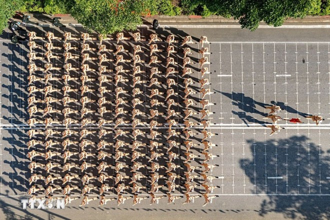 La fuerza policial ensaya conjuntamente, lista para el desfile conmemorativo del 80º aniversario de la Revolución de Agosto y el Día Nacional. (Foto: VNA) La fuerza policial ensaya conjuntamente, lista para el desfile conmemorativo del 80º aniversario de la Revolución de Agosto y el Día Nacional. (Foto: VNA)
